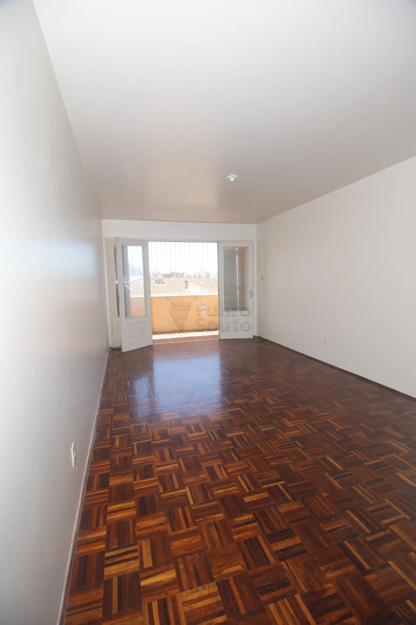 Alugar Apartamento / Padrão em Pelotas R$ 900,00 - Foto 2