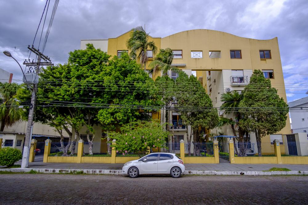 Comprar Apartamento / Padrão em Pelotas R$ 320.000,00 - Foto 1