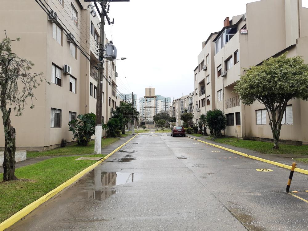 Comprar Apartamento / Padrão em Pelotas R$ 266.000,00 - Foto 4