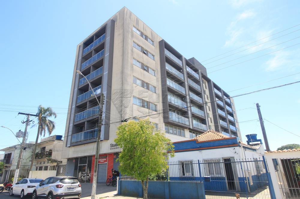 Alugar Apartamento / Padrão em Pelotas R$ 1.700,00 - Foto 24