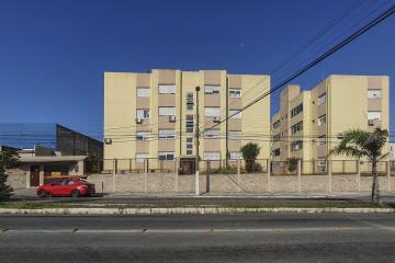 Alugar Apartamento / Padrão em Pelotas. apenas R$ 1.200,00