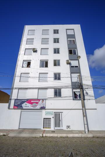 Seu Novo Lar no Centro de Pelotas: Apartamento Aconchegante!