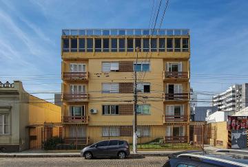Apartamento mobiliado de 2 quartos no Centro.