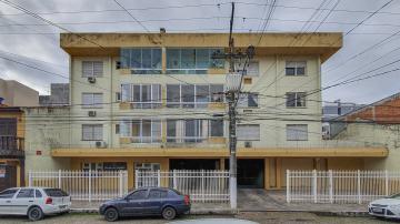 Alugar Apartamento / Padrão em Pelotas. apenas R$ 1.450,00