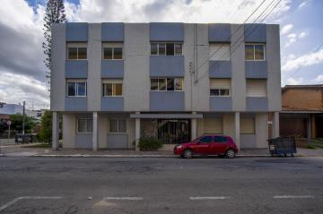 Alugar Apartamento / Padrão em Pelotas. apenas R$ 2.000,00
