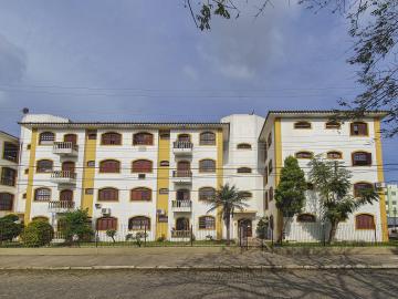 Alugar Apartamento / Padrão em Pelotas. apenas R$ 780,00