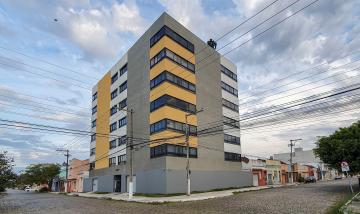 Alugar Apartamento / Padrão em Pelotas. apenas R$ 230.000,00