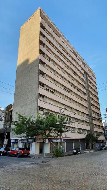 Descubra o Charme Urbano: Apartamento no Edifício Residencial Tiaraju no Centro de Pelotas