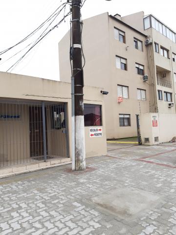 Apartamento de 03 quartos no centro de Pelotas.