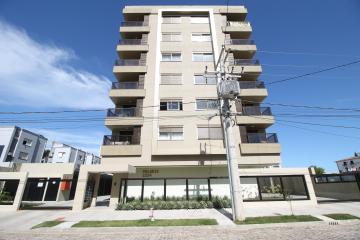 Alugar Apartamento / Padrão em Pelotas. apenas R$ 2.200,00
