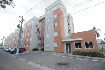 Apartamento semi mobiliado no Condomínio Solar Pinheiros em Pelotas.