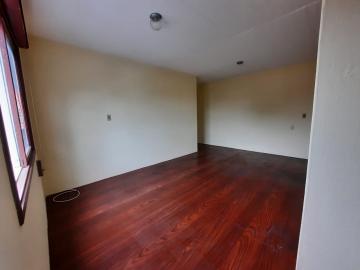 Alugar Apartamento / Fora de Condomínio em Pelotas. apenas R$ 850,00