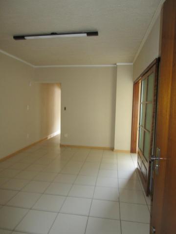 Alugar Apartamento / Padrão em Pelotas. apenas R$ 1.050,00