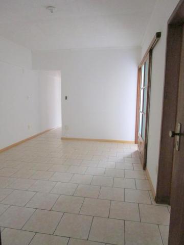 Alugar Apartamento / Padrão em Pelotas. apenas R$ 1.050,00