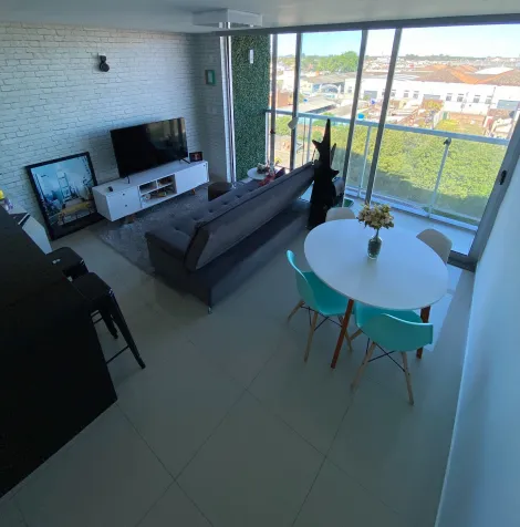Alugar Apartamento / Padrão em Pelotas. apenas R$ 289.000,00