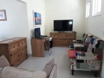 Alugar Casa / Padrão em Pelotas. apenas R$ 530.000,00