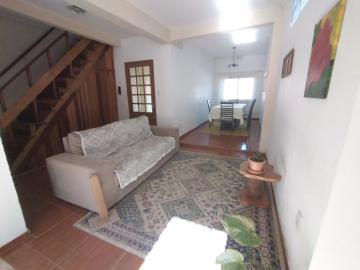 Alugar Casa / Padrão em Pelotas. apenas R$ 290.000,00