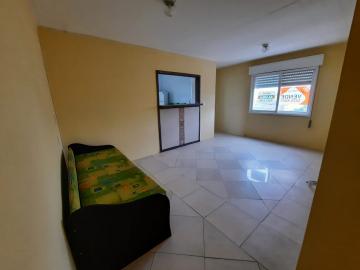 Alugar Apartamento / Fora de Condomínio em Pelotas. apenas R$ 1.100,00