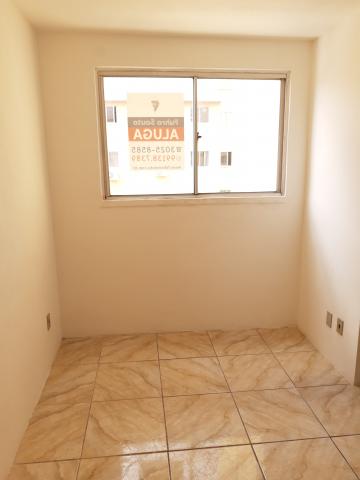 Alugar Apartamento / Padrão em Pelotas. apenas R$ 450,00