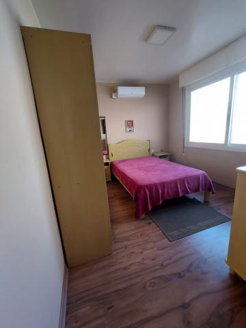 imagem 3 - Apartamento Térreo Espaçoso no Centro com 4 Dormitórios e Duas Vagas de Garagem! imagem 3 - Apartamento Térreo Espaçoso no Centro com 4 Dormitórios e Duas Vagas de Garagem!