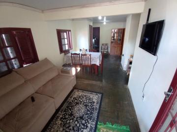 Alugar Casa / Padrão em Pelotas. apenas R$ 240.000,00