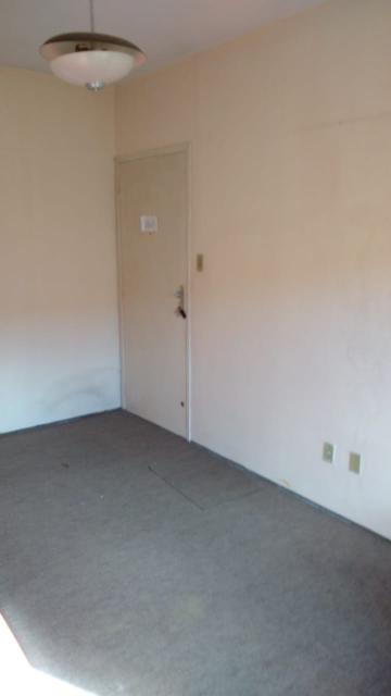 Alugar Apartamento / Padrão em Pelotas. apenas R$ 215.000,00