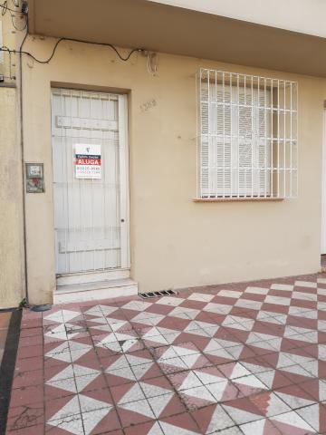 Alugar Casa / Padrão em Pelotas R$ 1.800,00 - Foto 1 Alugar Casa / Padrão em Pelotas R$ 1.800,00 - Foto 1