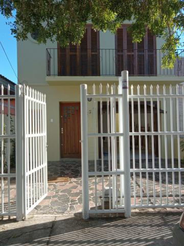 Alugar Casa / Padrão em Pelotas. apenas R$ 2.200,00