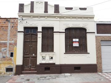Alugar Casa / Padrão em Pelotas R$ 2.000,00 - Foto 1 Alugar Casa / Padrão em Pelotas R$ 2.000,00 - Foto 1