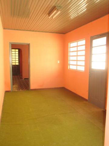 Alugar Casa / Padrão em Pelotas. apenas R$ 200.000,00