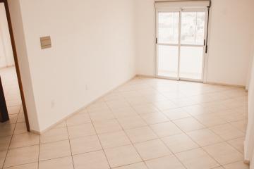 Alugar Apartamento / Padrão em Pelotas. apenas R$ 1.650,00
