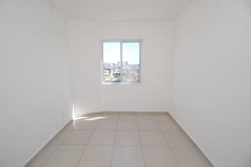 Alugar Apartamento / Padrão em Pelotas. apenas R$ 1.050,00