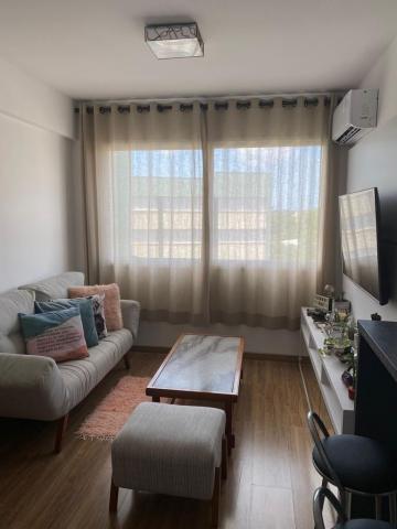 Alugar Apartamento / Padrão em Pelotas. apenas R$ 380.000,00