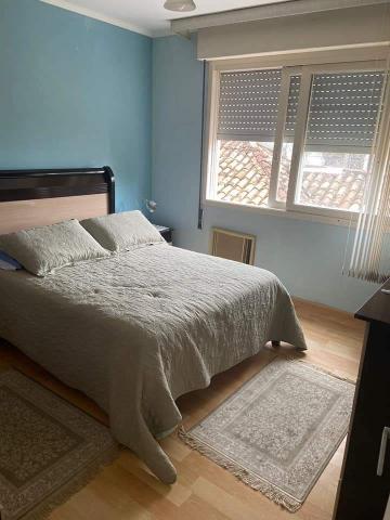 Apartamento mobiliado de 2 quartos no Centro.
