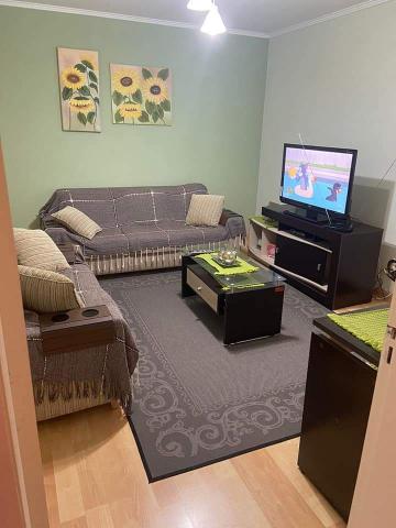 Apartamento mobiliado de 2 quartos no Centro.