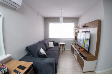 Alugar Apartamento / Padrão em Pelotas. apenas R$ 160.000,00