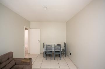 Alugar Apartamento / Padrão em Pelotas. apenas R$ 210.000,00