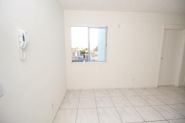 Alugar Apartamento / Padrão em Pelotas. apenas R$ 650,00
