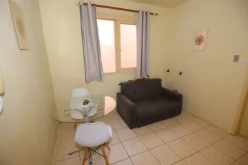 Alugar Apartamento / Padrão em Pelotas. apenas R$ 590,00