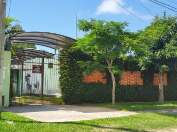 Alugar Casa / Padrão em Pelotas. apenas R$ 4.500,00