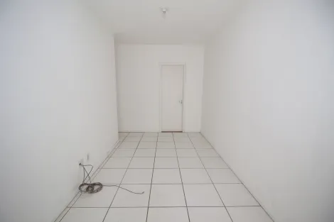 Alugar Casa / Condomínio em Pelotas. apenas R$ 950,00