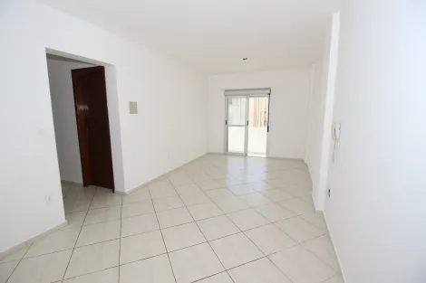Alugar Apartamento / Padrão em Pelotas. apenas R$ 1.900,00