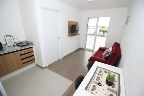 Alugar Apartamento / Padrão em Pelotas. apenas R$ 1.600,00