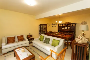 Alugar Casa / Padrão em Pelotas. apenas R$ 750.000,00