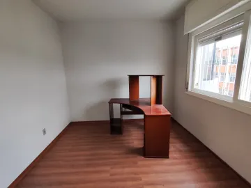 Alugar Apartamento / Padrão em Pelotas. apenas R$ 360.000,00