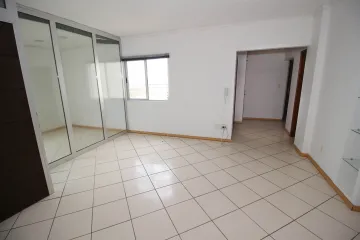 Alugar Apartamento / Padrão em Pelotas. apenas R$ 1.800,00