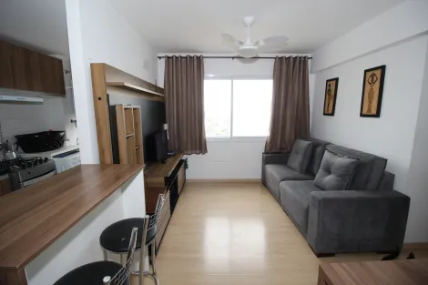 Alugar Apartamento / Padrão em Pelotas. apenas R$ 2.100,00