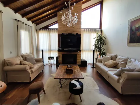 Alugar Casa / Condomínio em Pelotas. apenas R$ 2.400.000,00