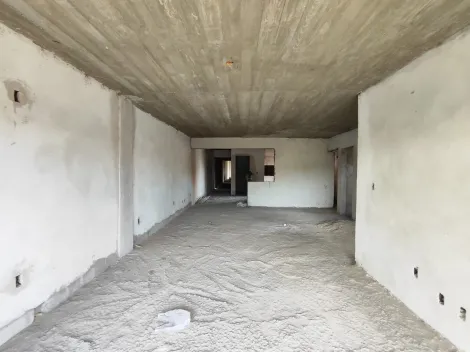 Apartamento Inacabado com 3 Dormitórios no Bairro Fragata