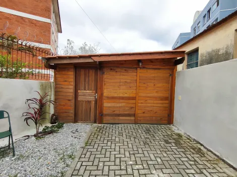 Alugar Casa / Padrão em Pelotas. apenas R$ 950.000,00